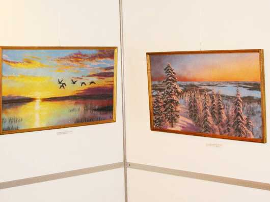 каменная крошка картины автора на выставке "каменный цветок" 2004 года